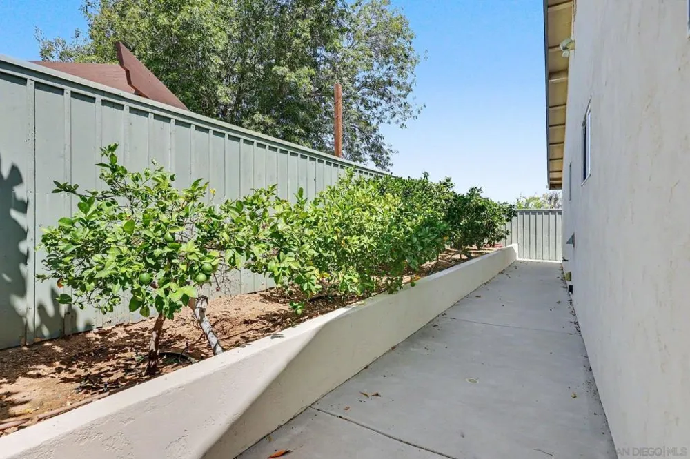10964 Deering St San Diego, CA 92126