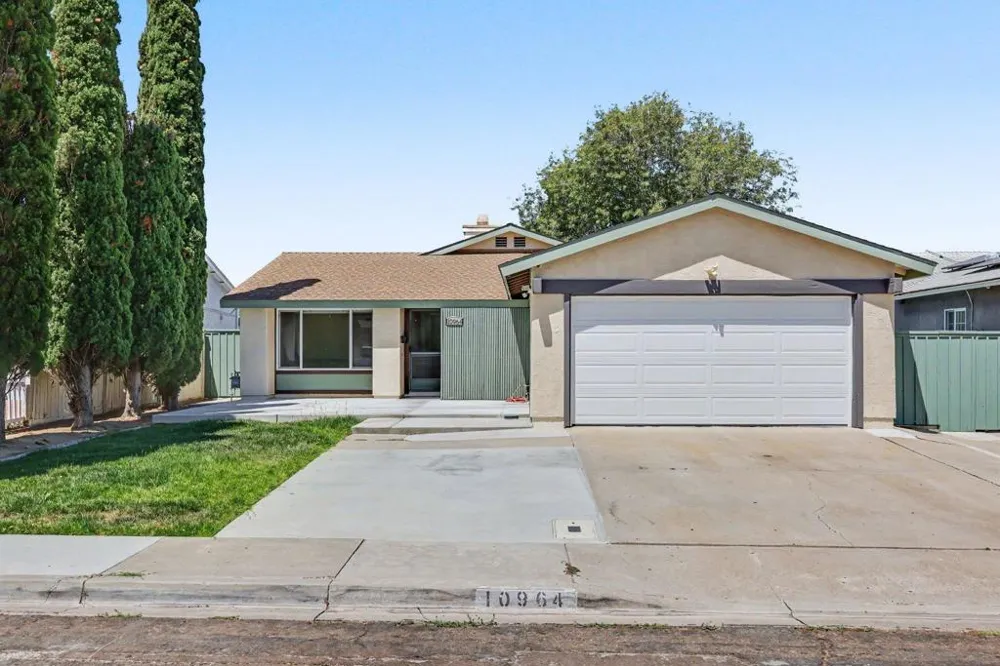 10964 Deering St San Diego, CA 92126