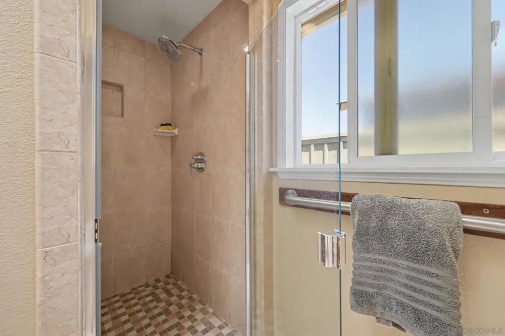 10964 Deering St San Diego, CA 92126