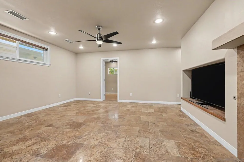 10964 Deering St San Diego, CA 92126