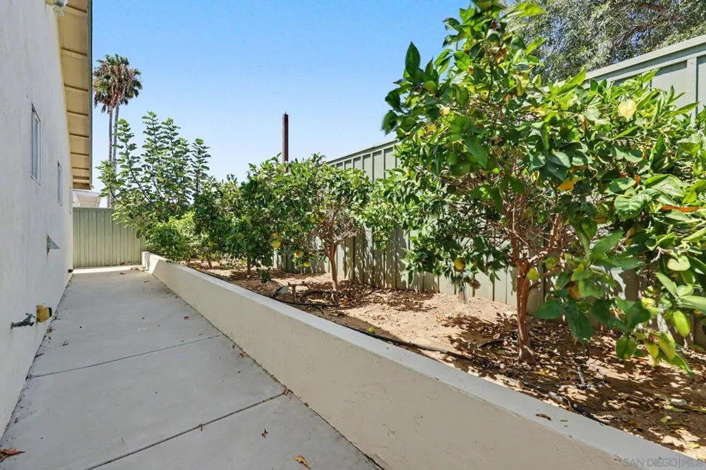 10964 Deering St San Diego, CA 92126