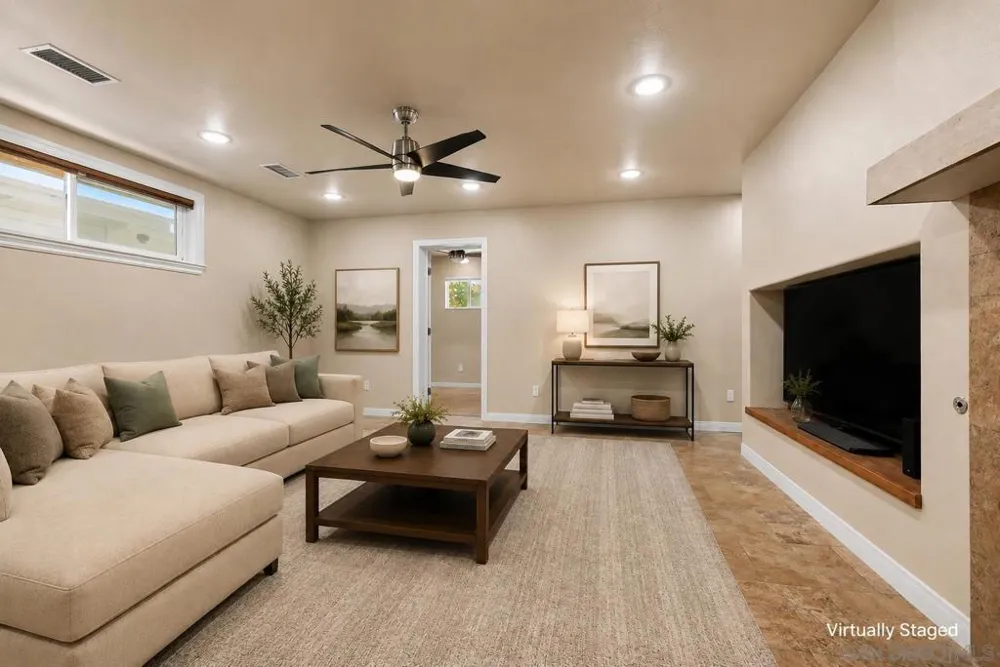 10964 Deering St San Diego, CA 92126