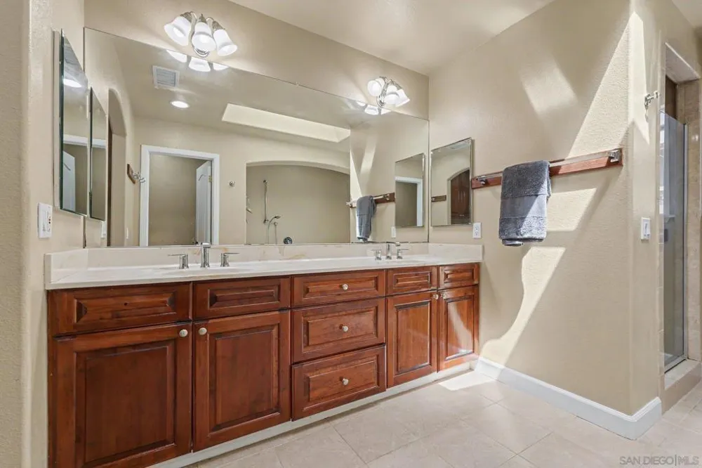 10964 Deering St San Diego, CA 92126
