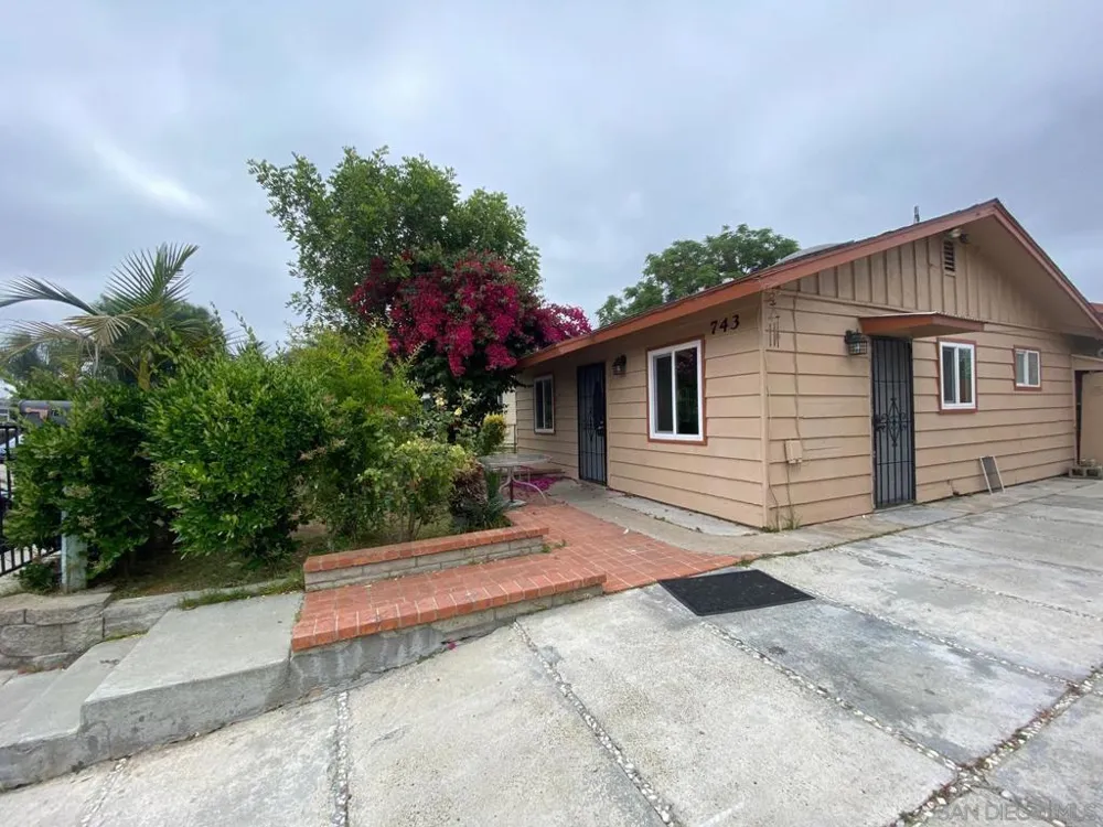 743 Park Pl Escondido, CA 92025