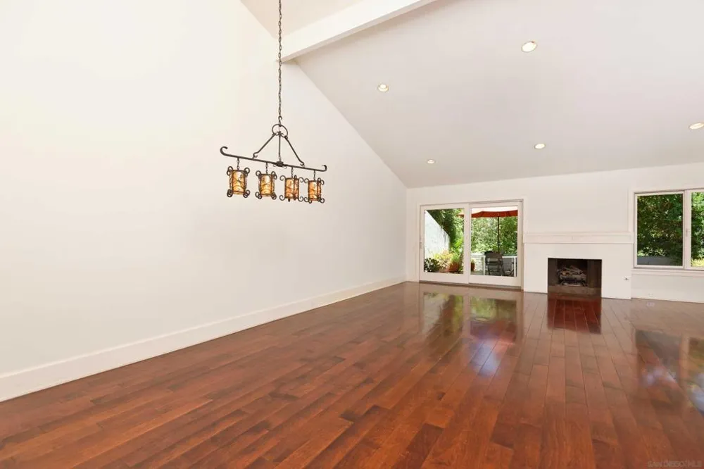 5629 Caminito Isla La Jolla, CA 92037
