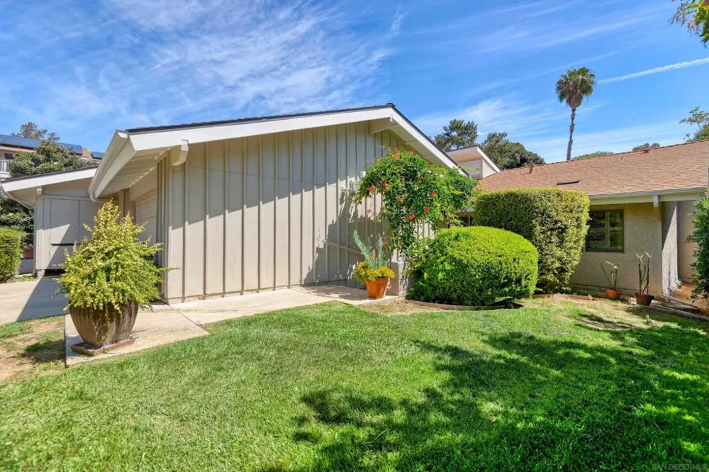 5629 Caminito Isla La Jolla, CA 92037