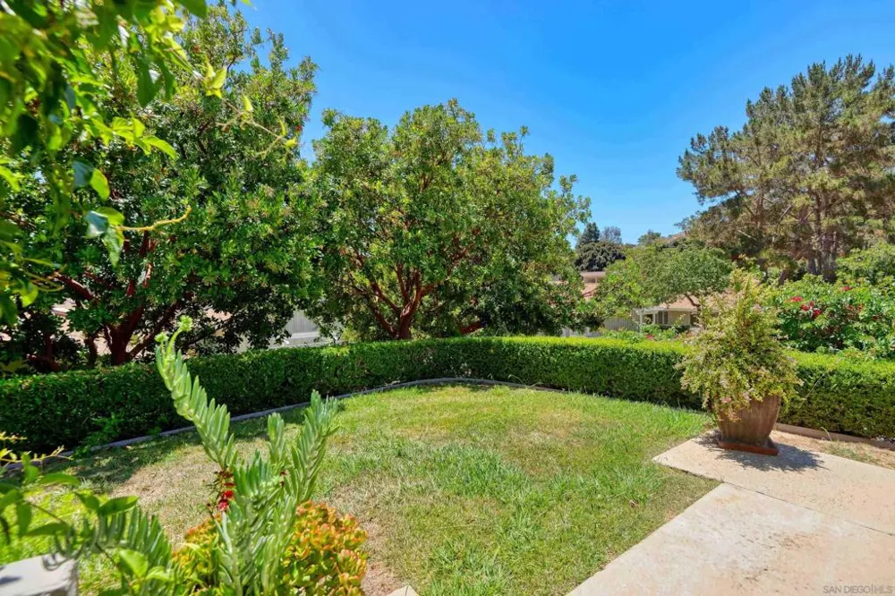 5629 Caminito Isla La Jolla, CA 92037