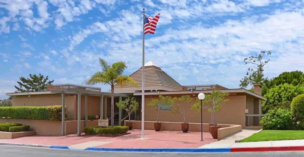 5629 Caminito Isla La Jolla, CA 92037