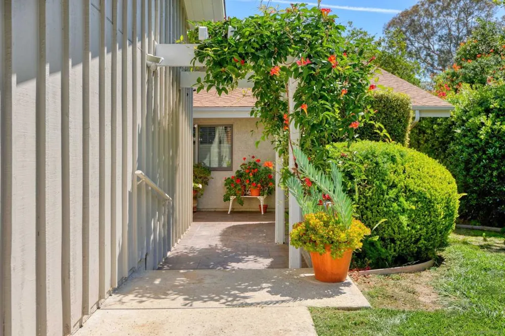 5629 Caminito Isla La Jolla, CA 92037