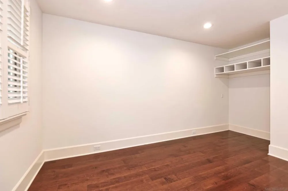 5629 Caminito Isla La Jolla, CA 92037