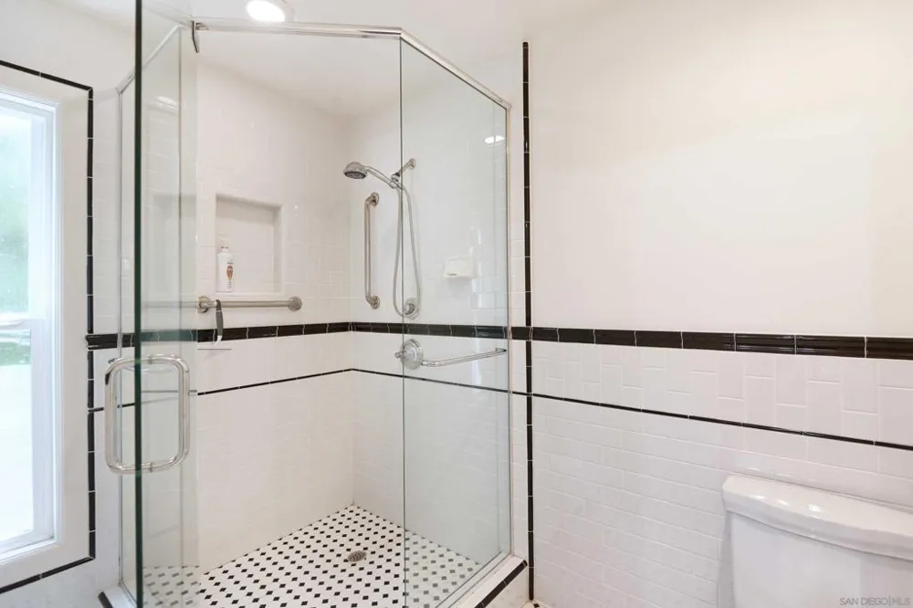 5629 Caminito Isla La Jolla, CA 92037