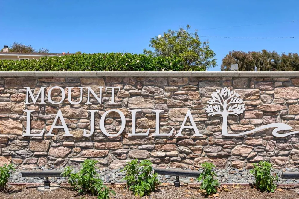 5629 Caminito Isla La Jolla, CA 92037