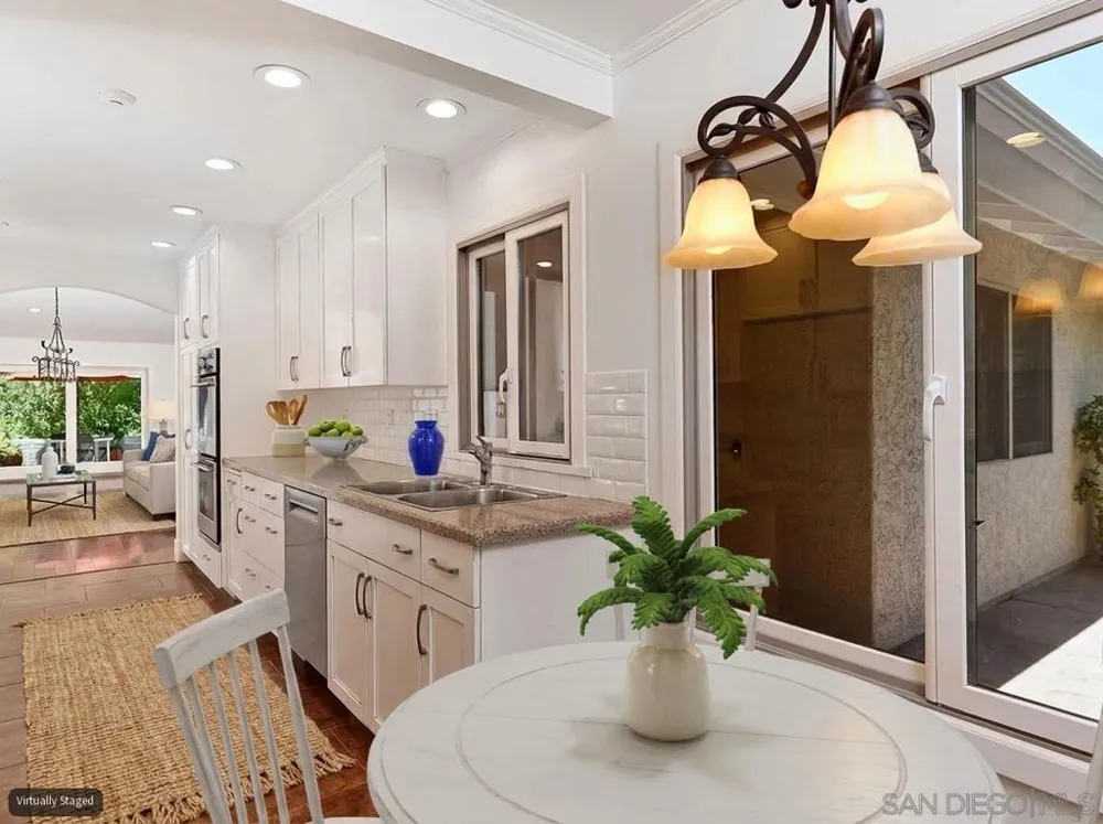 5629 Caminito Isla La Jolla, CA 92037