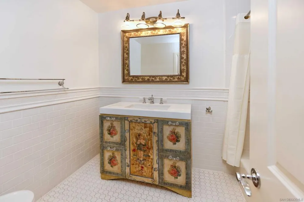 5629 Caminito Isla La Jolla, CA 92037