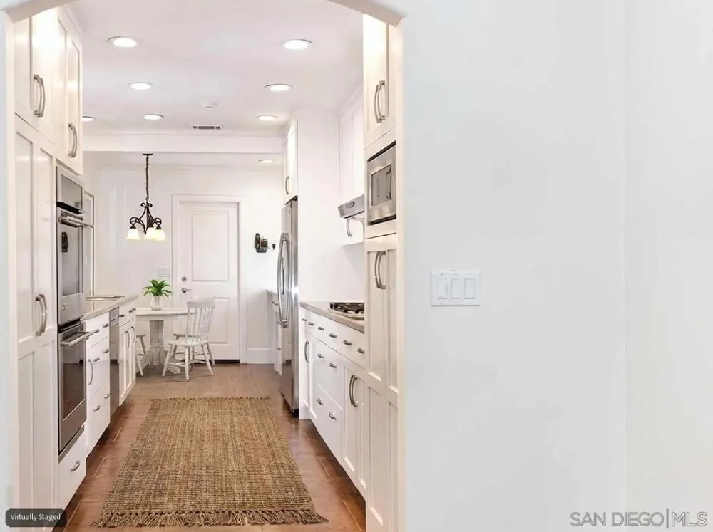 5629 Caminito Isla La Jolla, CA 92037