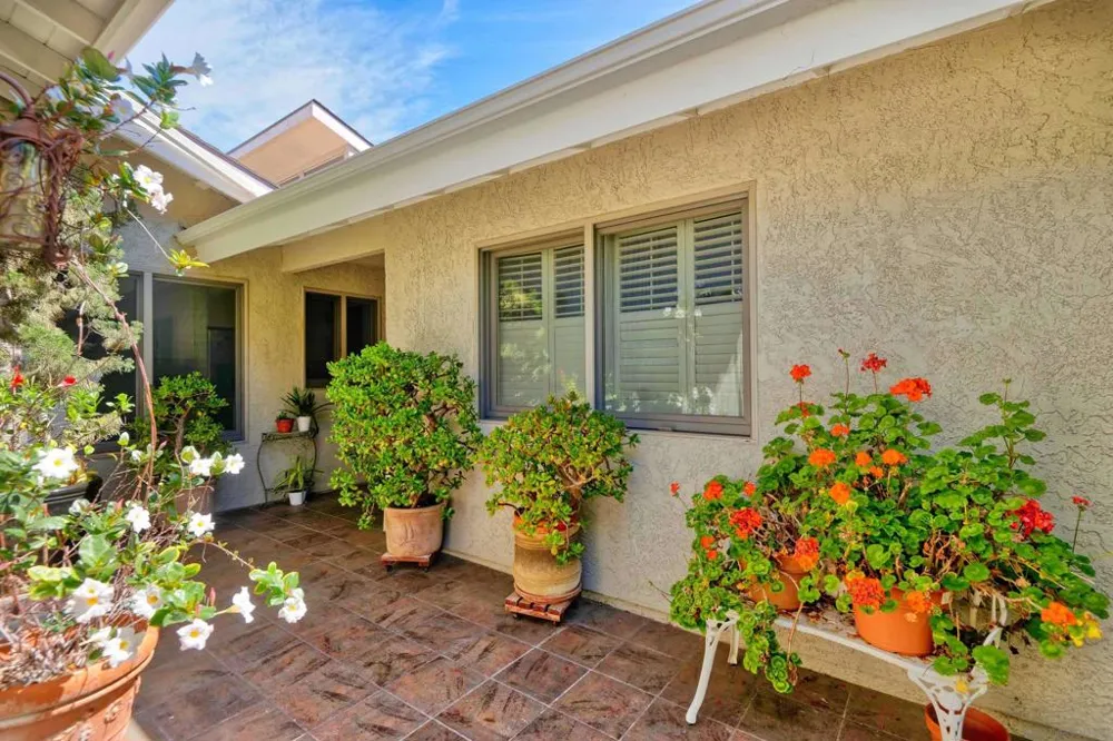 5629 Caminito Isla La Jolla, CA 92037