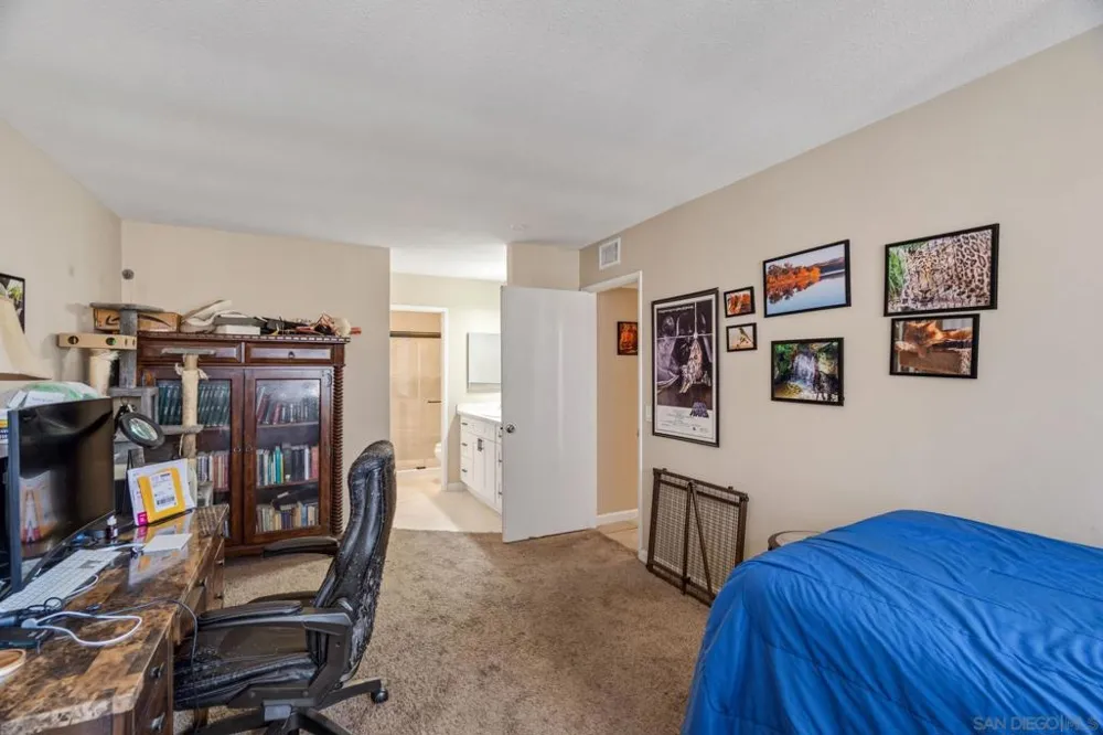 345 Melrose Dr #H Vista, CA 92083