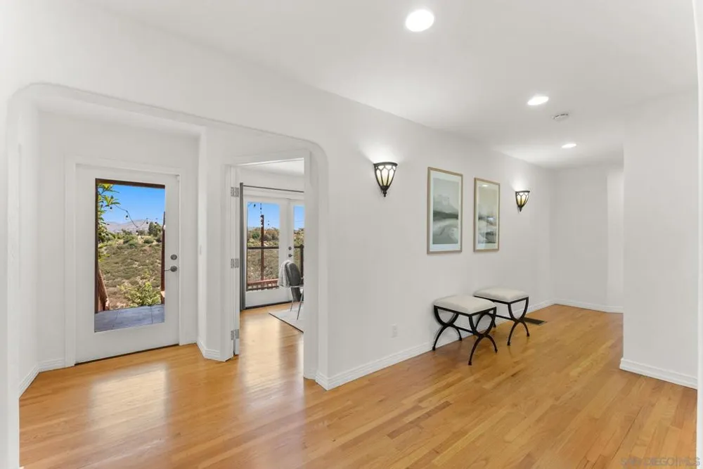 4391 Middlesex Drive San Diego, CA 92116