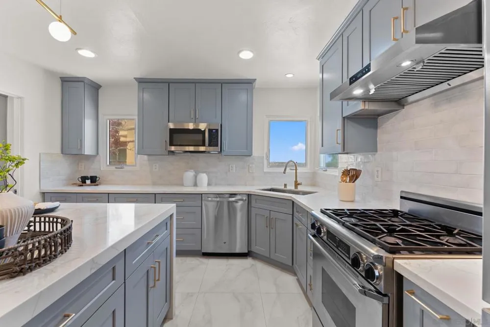 4391 Middlesex Drive San Diego, CA 92116