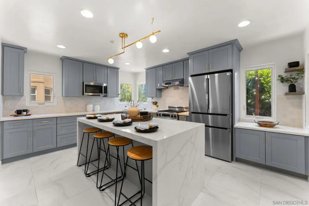 4391 Middlesex Drive San Diego, CA 92116