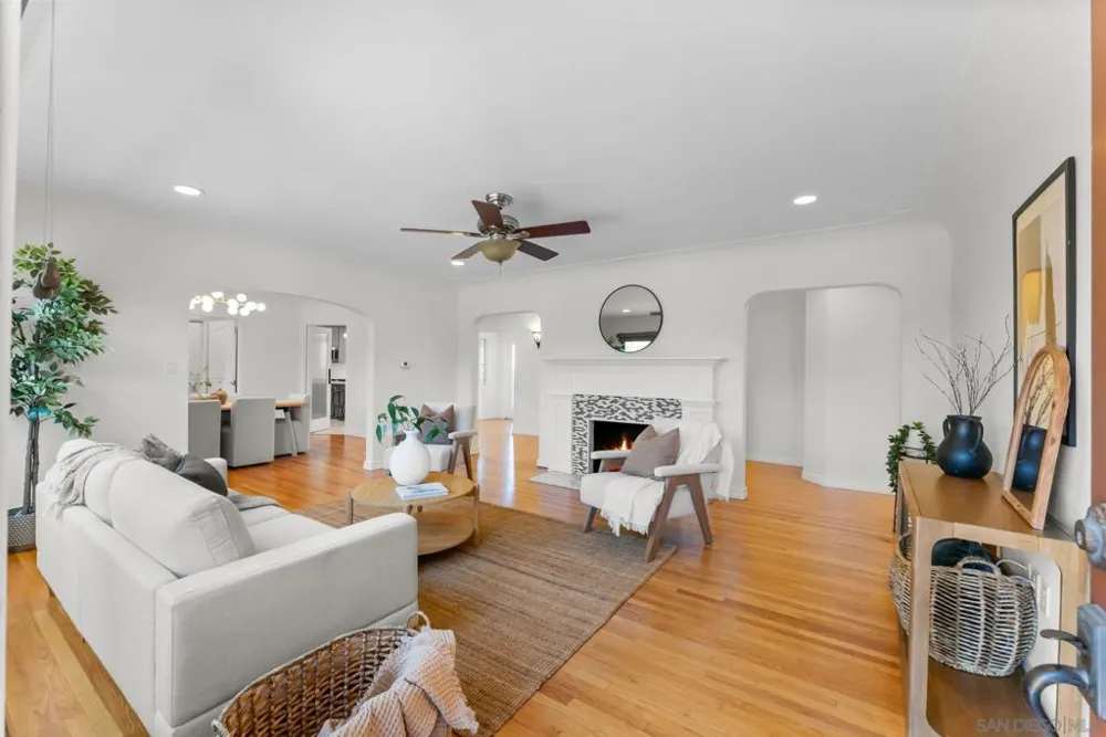 4391 Middlesex Drive San Diego, CA 92116