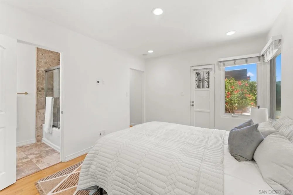 4391 Middlesex Drive San Diego, CA 92116