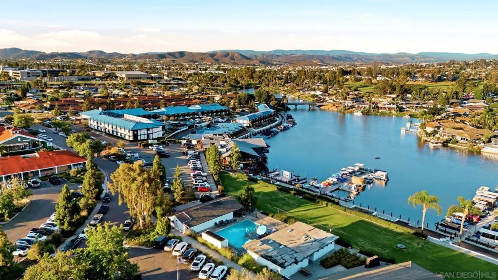 1208 Via Portovecchio San Marcos, CA 92078