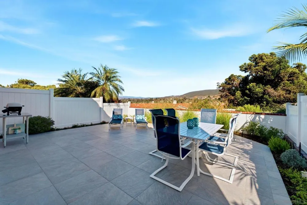 1208 Via Portovecchio San Marcos, CA 92078