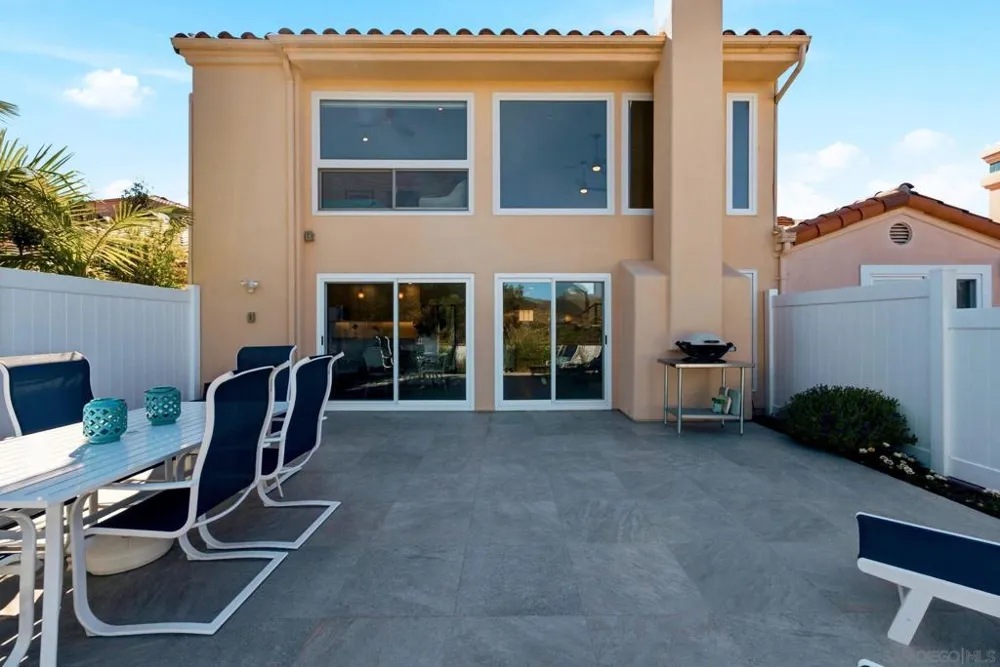 1208 Via Portovecchio San Marcos, CA 92078