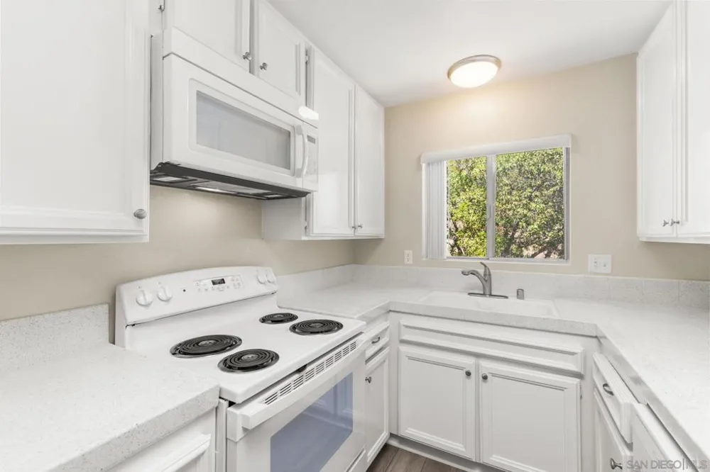 10524 Caminito Rimini San Diego, CA 92129