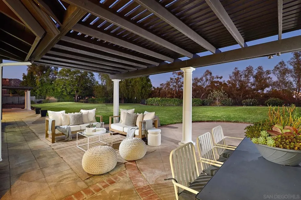 14233 Arbolitos Dr Poway, CA 92064