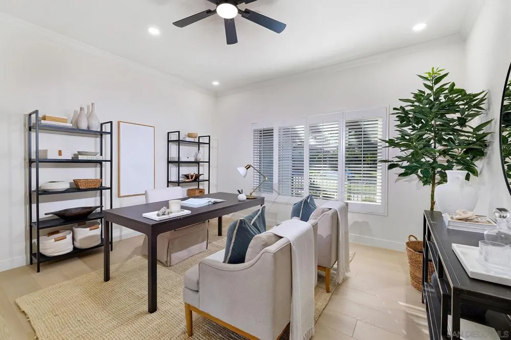 14233 Arbolitos Dr Poway, CA 92064