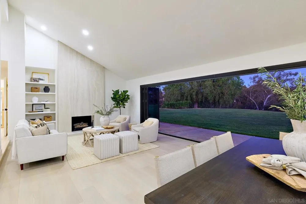 14233 Arbolitos Dr Poway, CA 92064