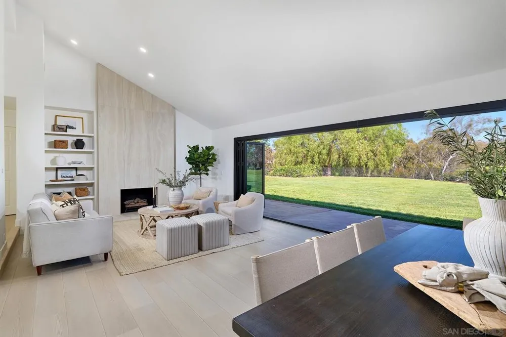 14233 Arbolitos Dr Poway, CA 92064
