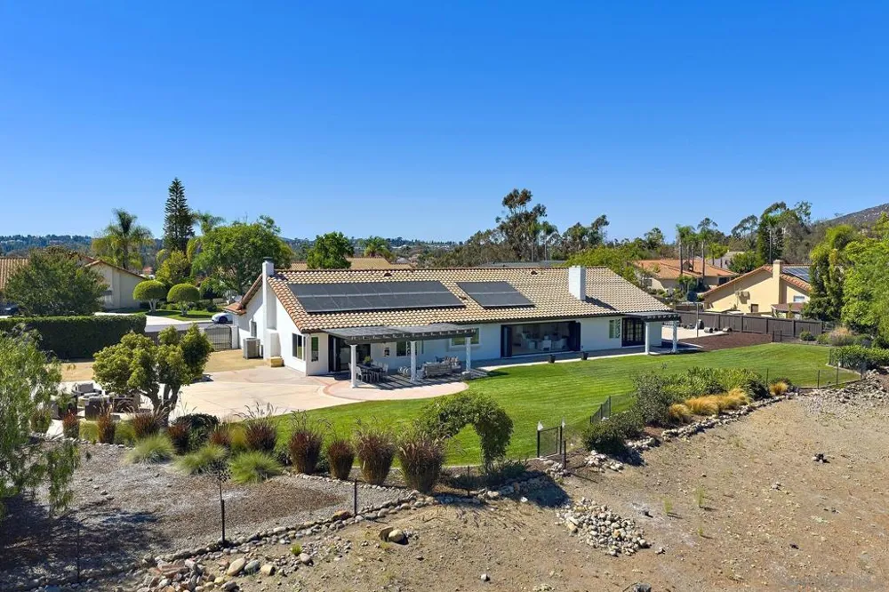 14233 Arbolitos Dr Poway, CA 92064