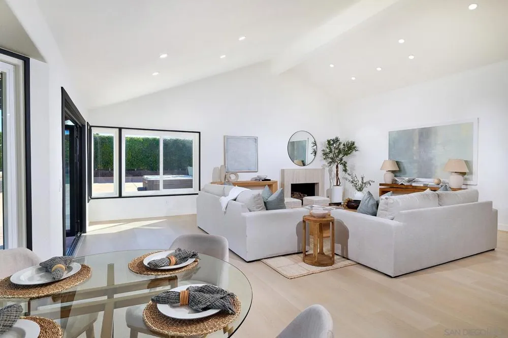14233 Arbolitos Dr Poway, CA 92064