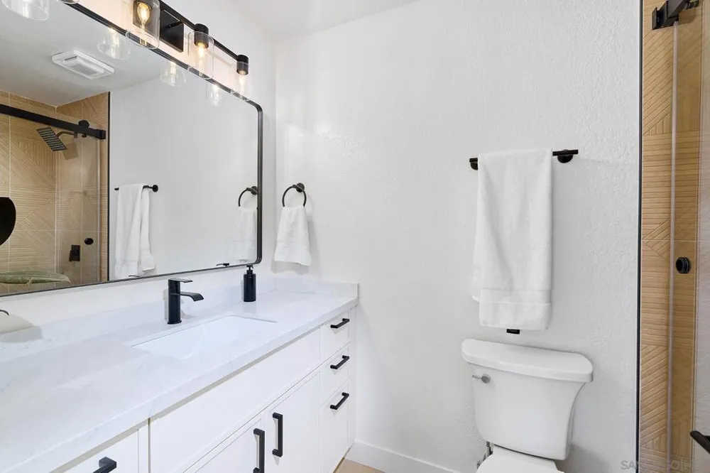 14233 Arbolitos Dr Poway, CA 92064