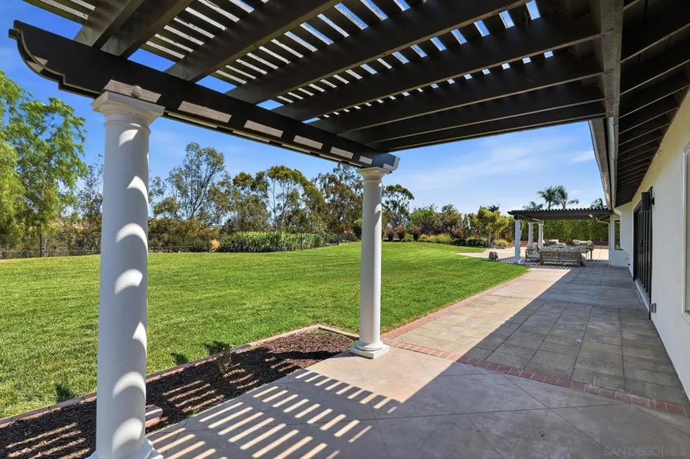 14233 Arbolitos Dr Poway, CA 92064