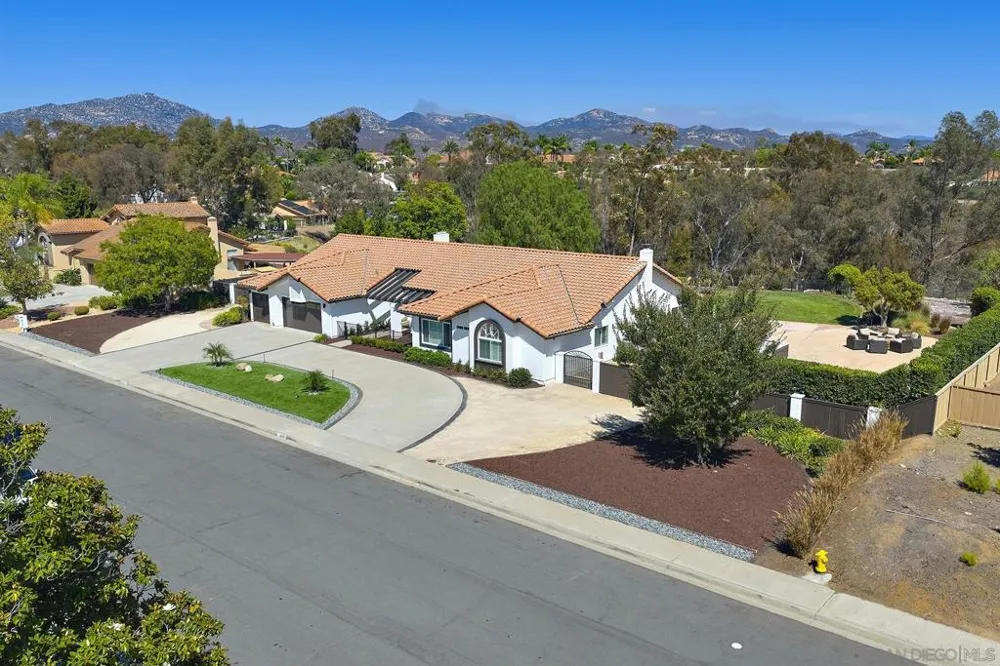 14233 Arbolitos Dr Poway, CA 92064