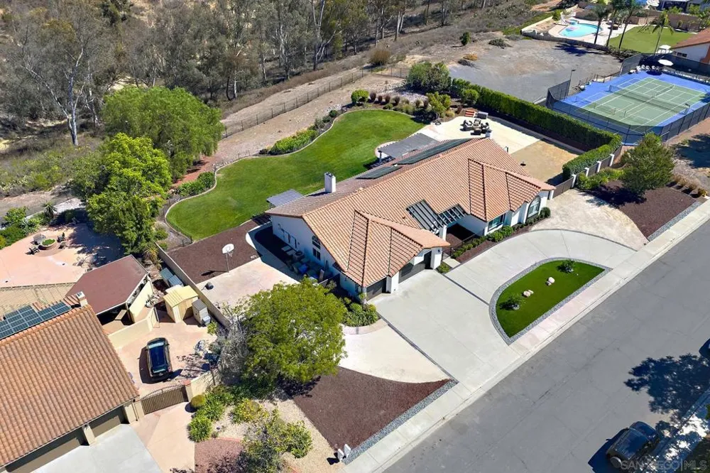 14233 Arbolitos Dr Poway, CA 92064