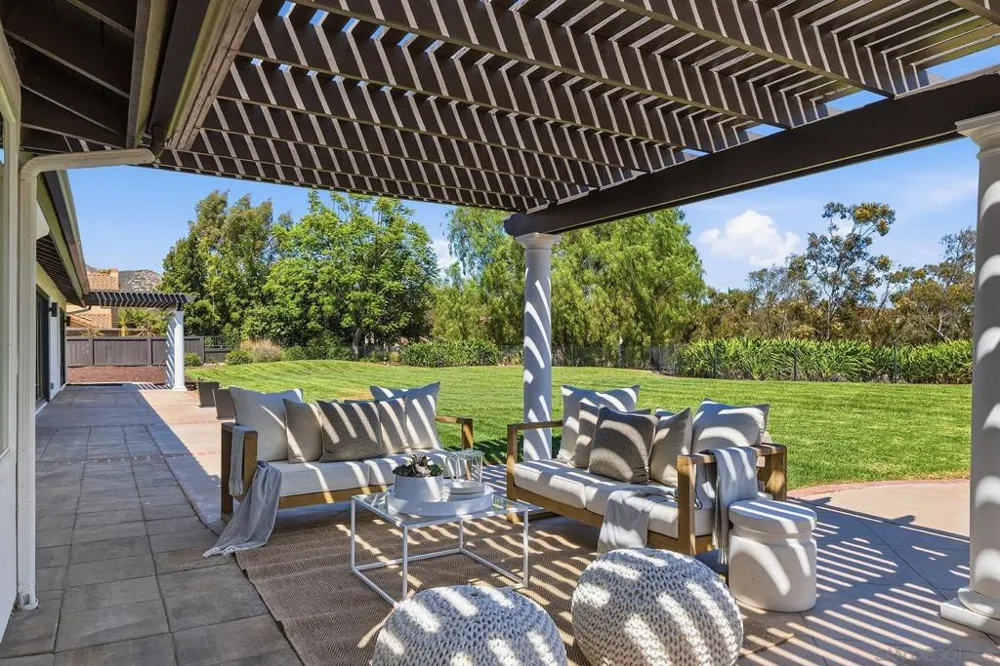 14233 Arbolitos Dr Poway, CA 92064