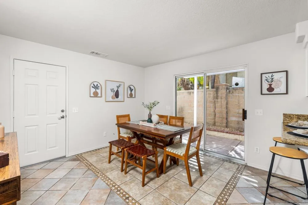 9720 Avenida Colino Spring Valley, CA 91977
