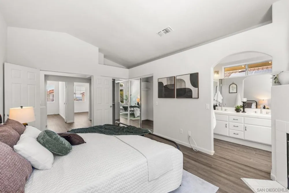 9720 Avenida Colino Spring Valley, CA 91977