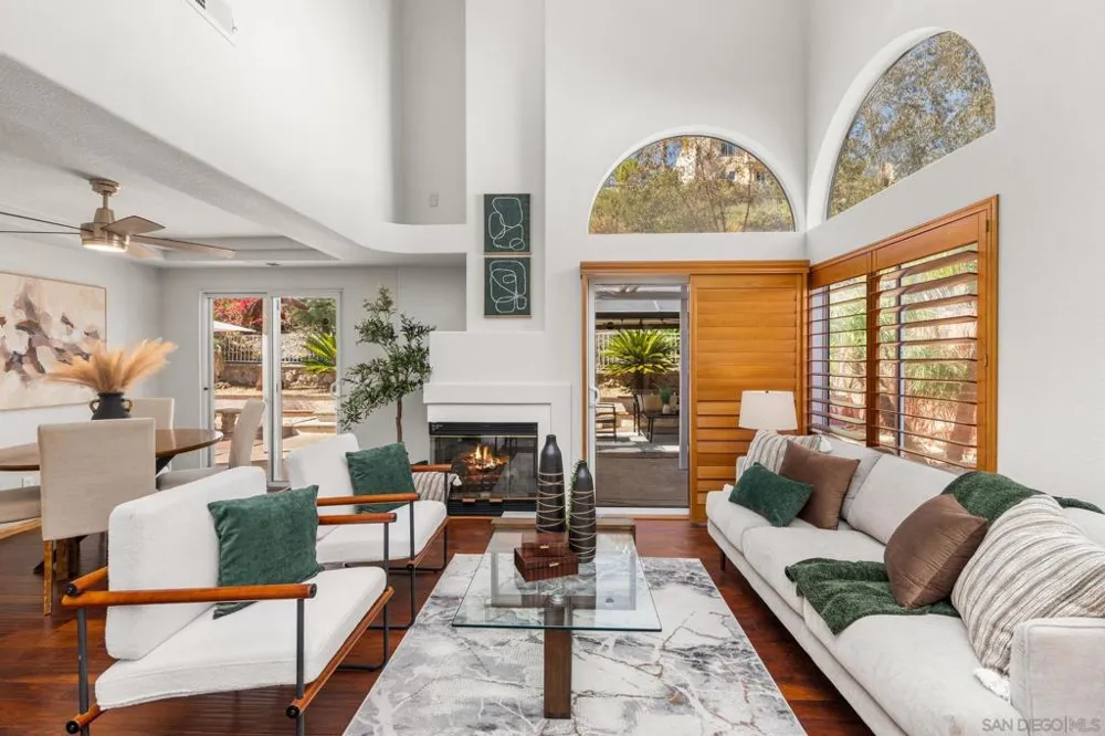 9720 Avenida Colino Spring Valley, CA 91977