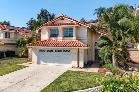 9720 Avenida Colino