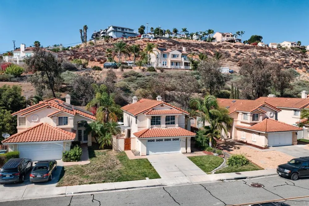 9720 Avenida Colino Spring Valley, CA 91977
