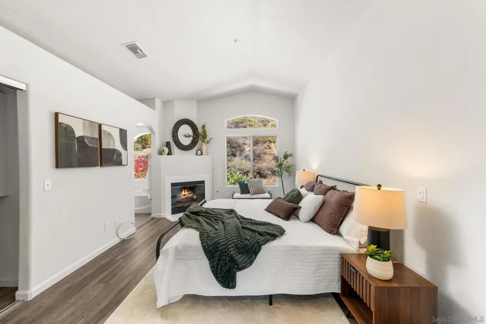 9720 Avenida Colino Spring Valley, CA 91977