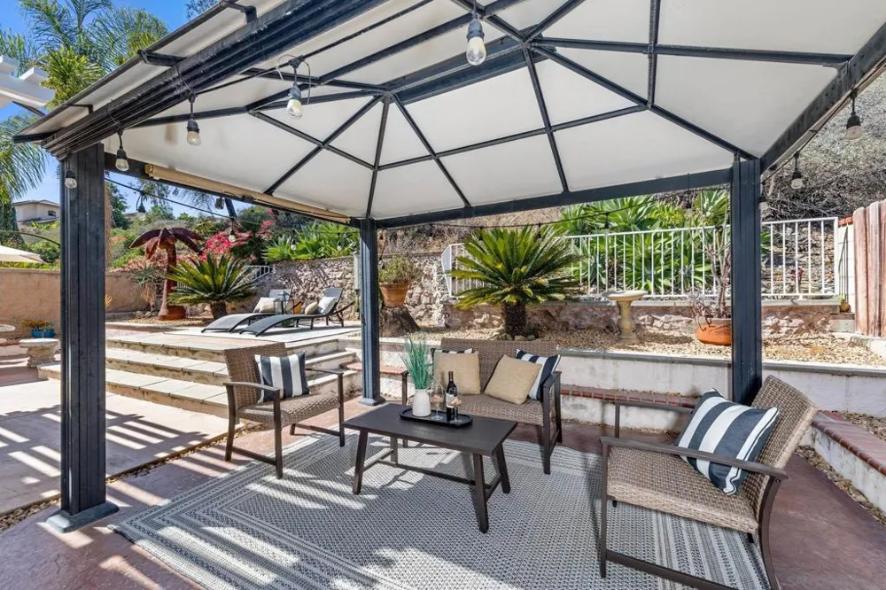 9720 Avenida Colino Spring Valley, CA 91977