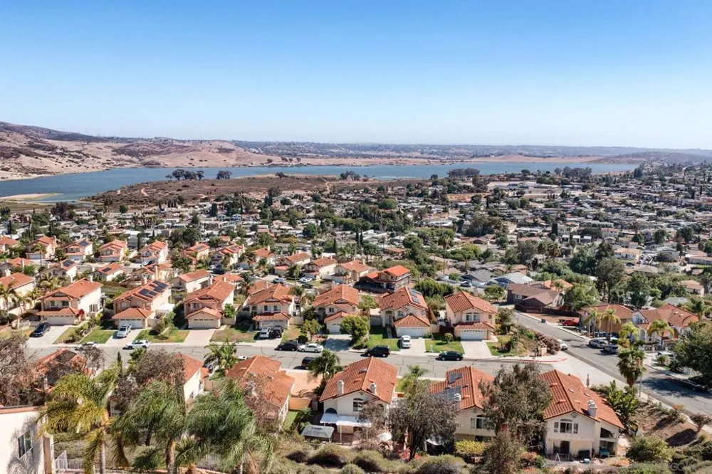 9720 Avenida Colino Spring Valley, CA 91977