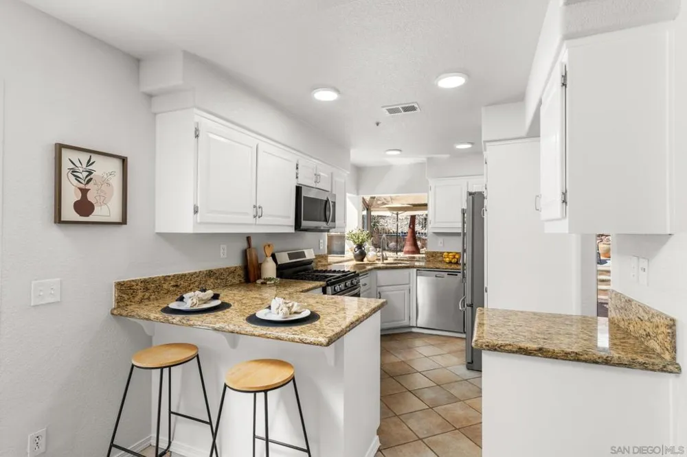 9720 Avenida Colino Spring Valley, CA 91977